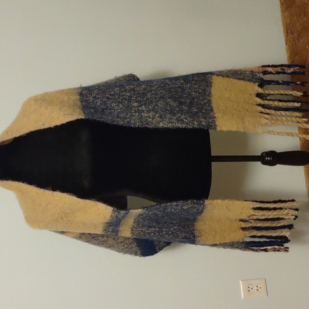 Blue and tan plaid scarf. D&Y brand.